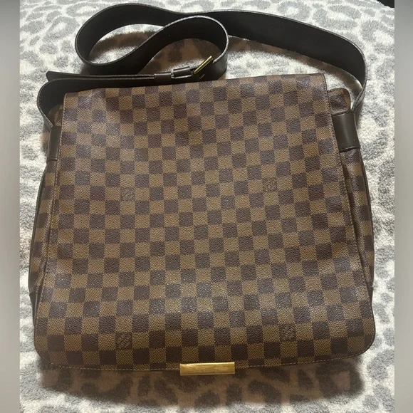 Authentic Bastille Brown Damier model. - Picture 1 of 17